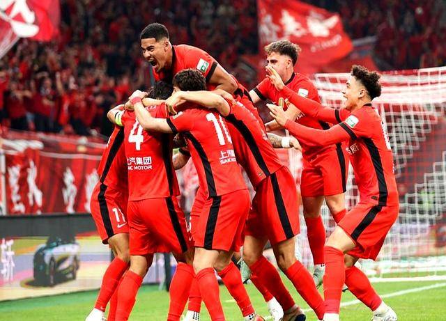 开云网页版包含利物浦发布备战花絮，今晚队长鼓劲，亚冠任务艰巨，阵容厚度经受考验的词条