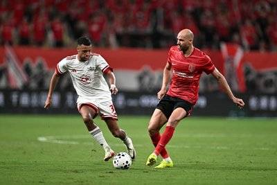 清晨亚冠焦点战，费耶诺德完成体检，震撼外界，身体对抗强度拉满的简单介绍